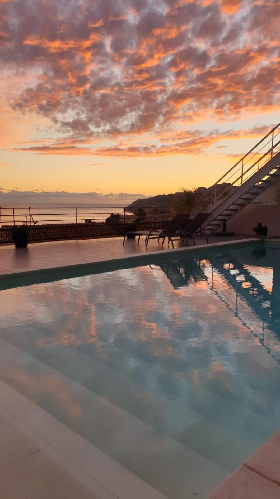 Les Suites Love 3 Spa Vue Mer Piscine Marsella Exterior foto